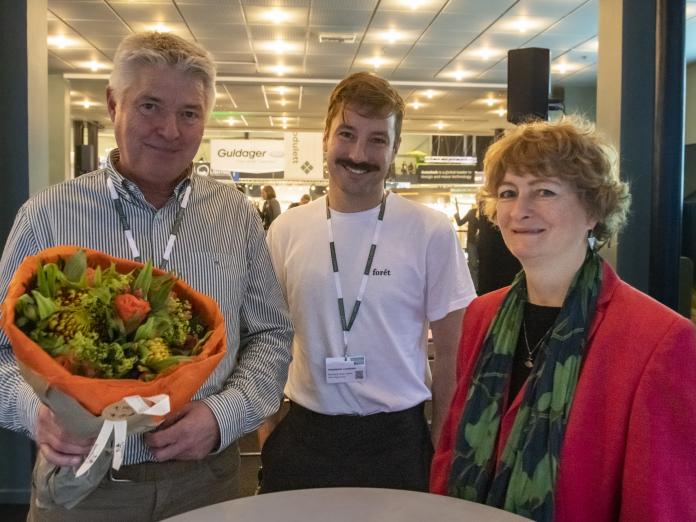 Henrik Schneller, Facility Chef i Arbejdernes Landsbank,  Martin Vorstrup Højgrav-Huus Ingeniør i Bæredygtigt Design og teknik-og miljøborgmester Line Barfod på prisuddelingen af Årets Energispringer 2022.