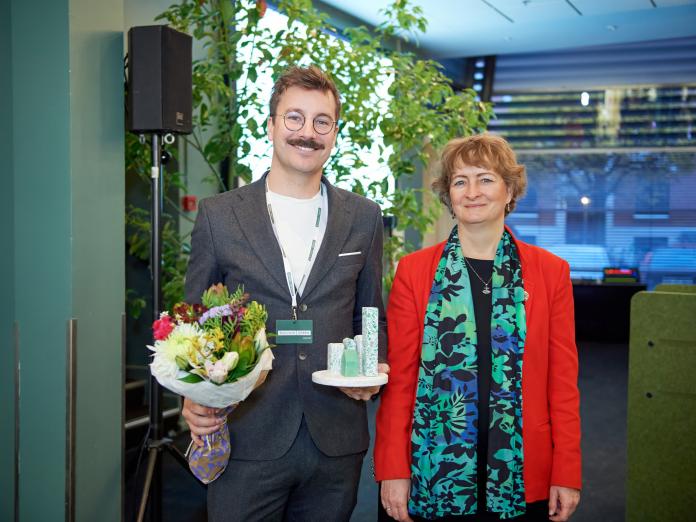 Borgmesteren sammen med Martin Vorstrup Højgrav-Huus fra Arbejdernes Landsbank